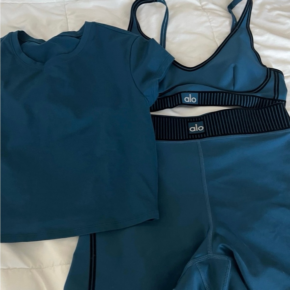 ALO Yoga Eclipse Blue Airlift Sports Bra and Shorts Set